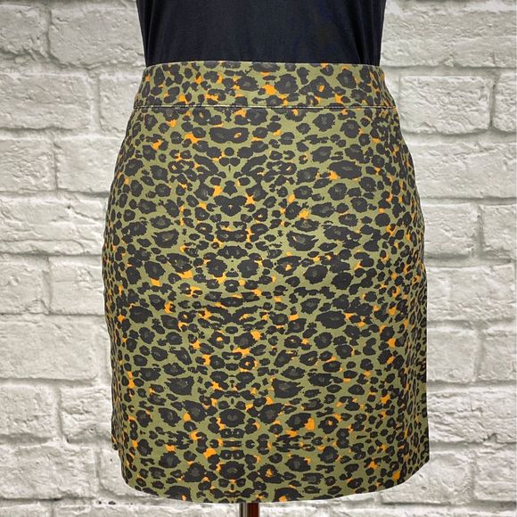 H&M Olive Leopard Print Skirt - Picture 2 of 6
